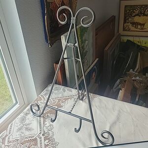 Vtg 17.5” Tall Grey Gray Easel Wrought Iron Photo Frame Holder Art Display Stand
